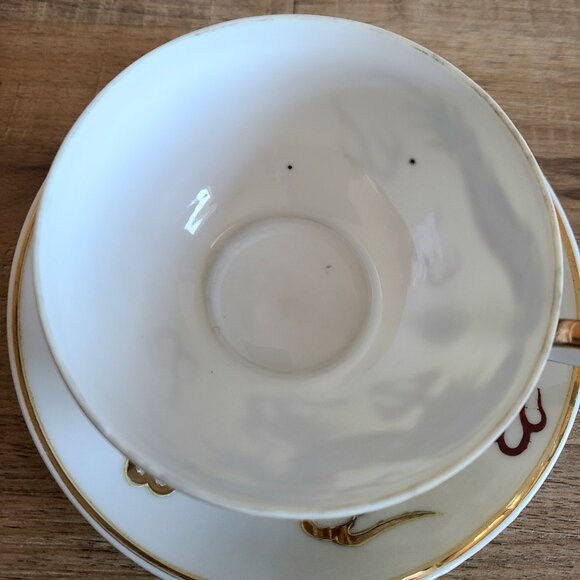 Dragonware Kutani porcelain cup and saucer with marriage dragon design. - Picture 2 of 6